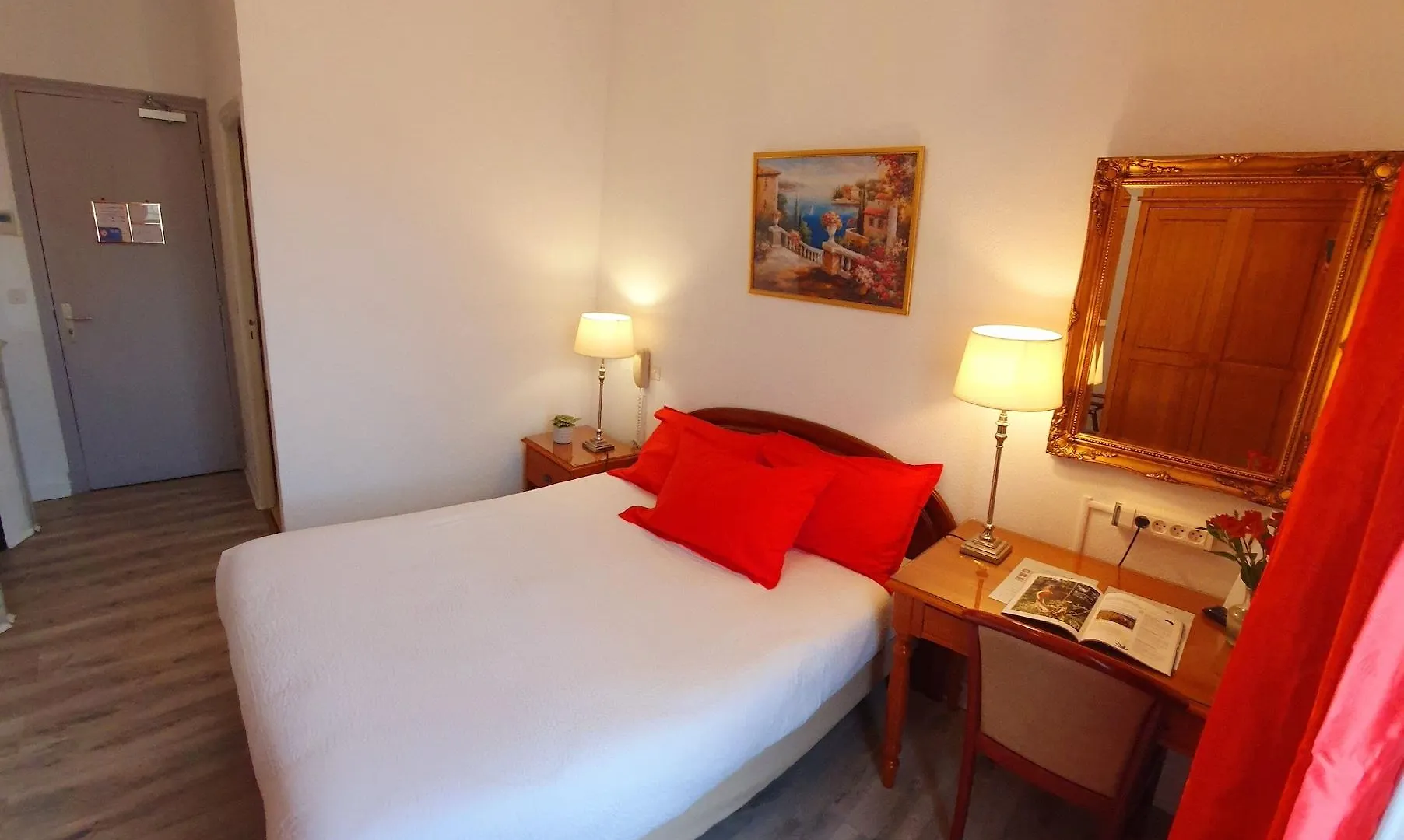 Hotel Richelieu Menton 2*,