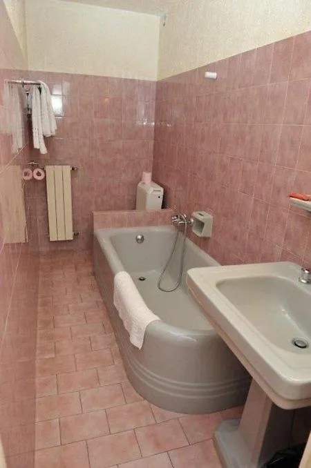 Hotel Richelieu Menton 2*,
