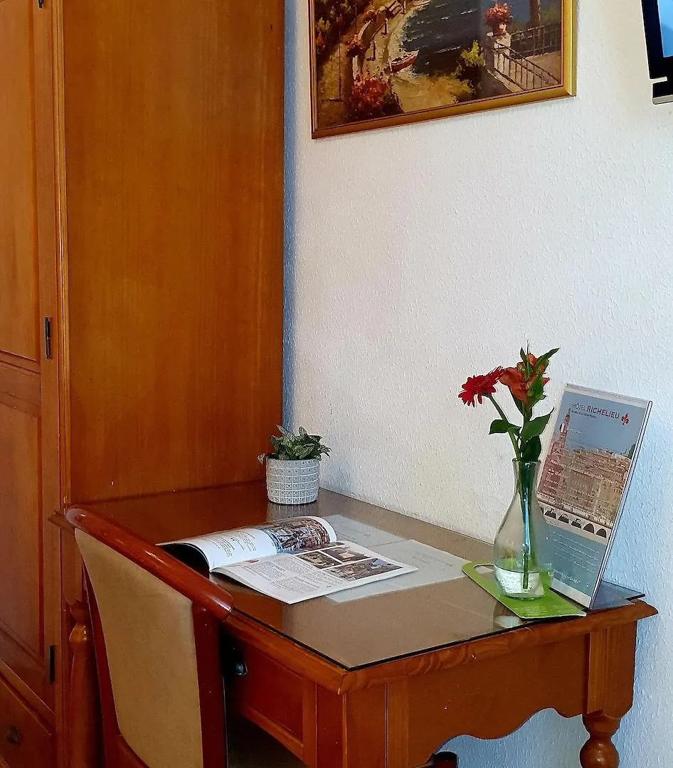 Hotel Richelieu Menton 2*,  France