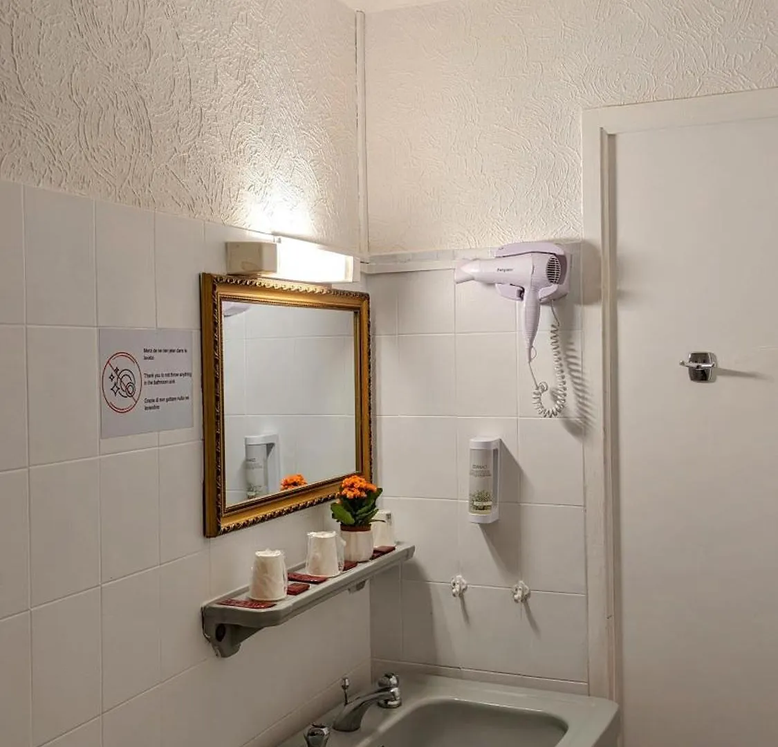 Hotel Richelieu Menton 2*,