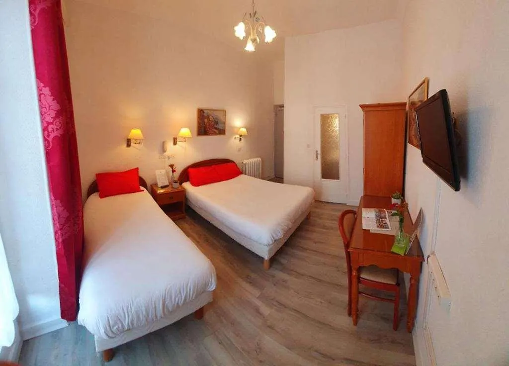 Hotel Richelieu Ментона