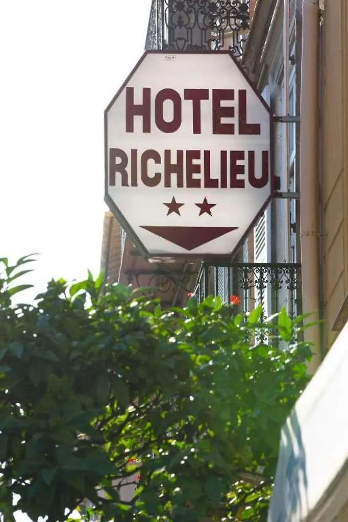 Hotel Richelieu Ментона