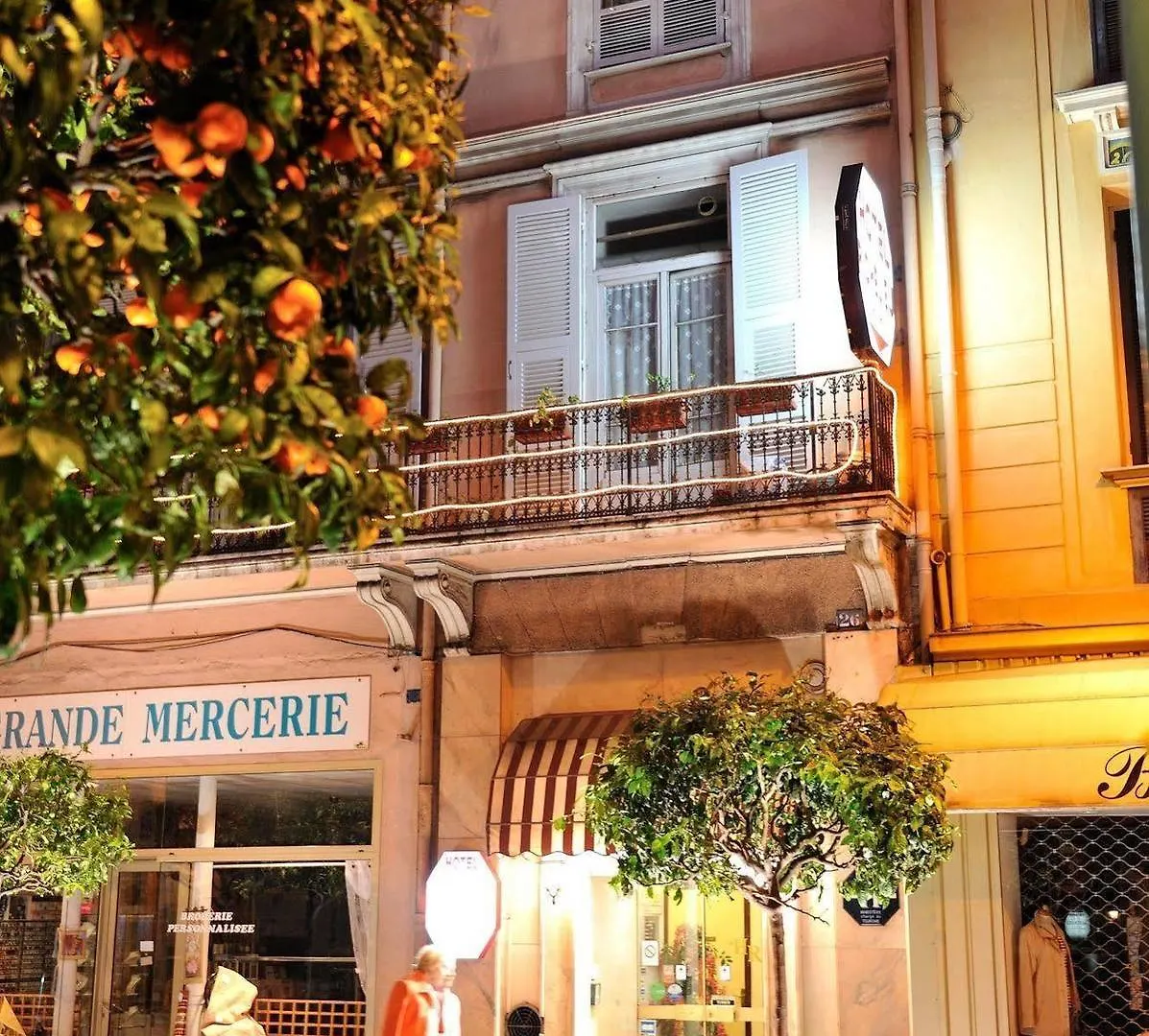 **  Hotel Richelieu Menton France